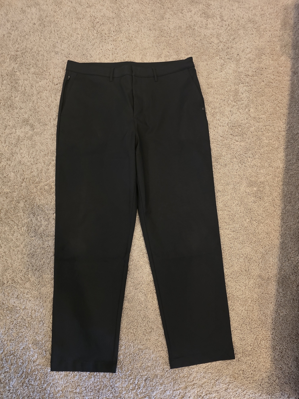 Vuori Cascade Crinkle Relaxed Pants Men’s 36 Black V4001 Stretch Chino